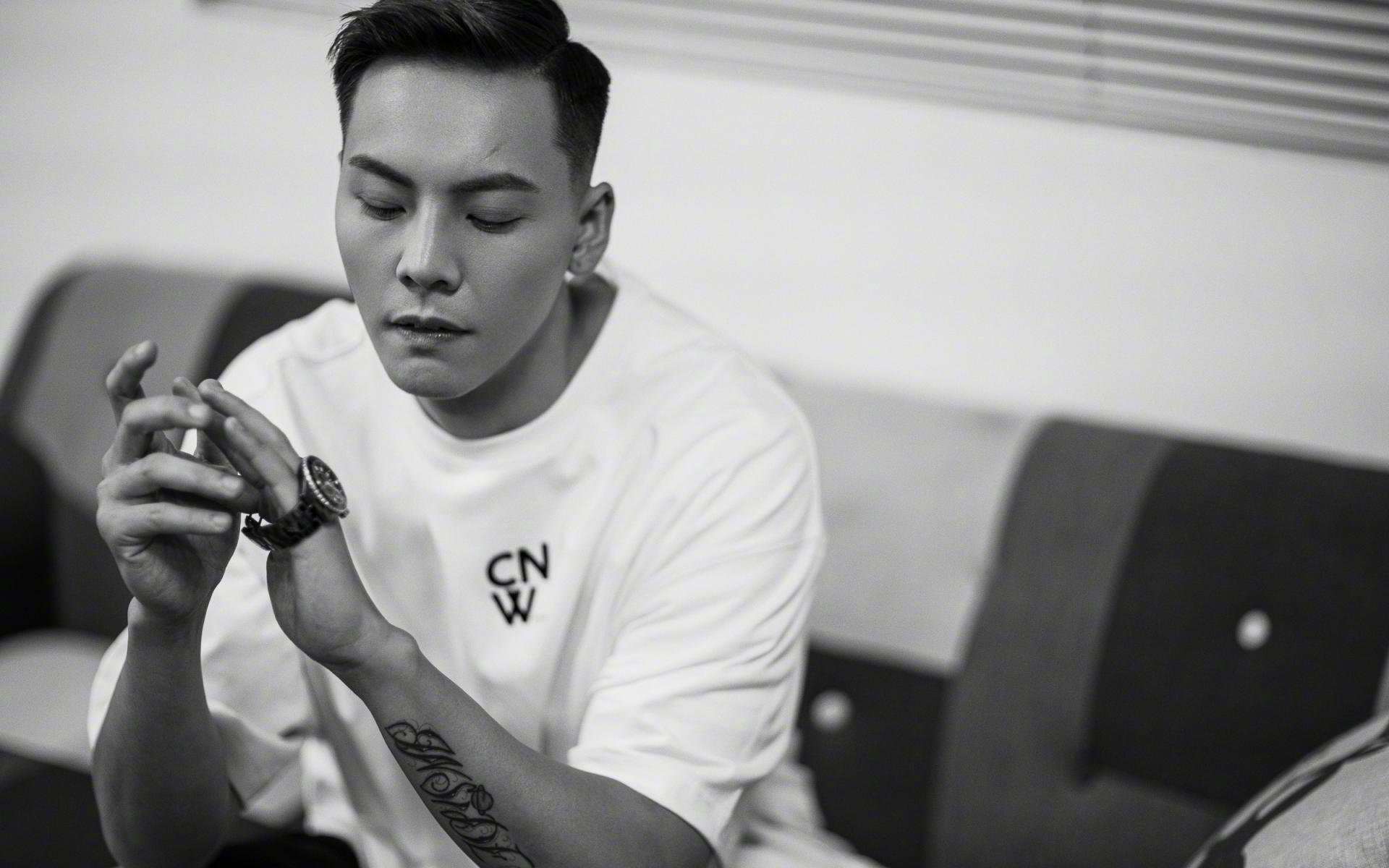 fb体育平台-揭秘乒乓球器材演进史，乒乓球运动器材