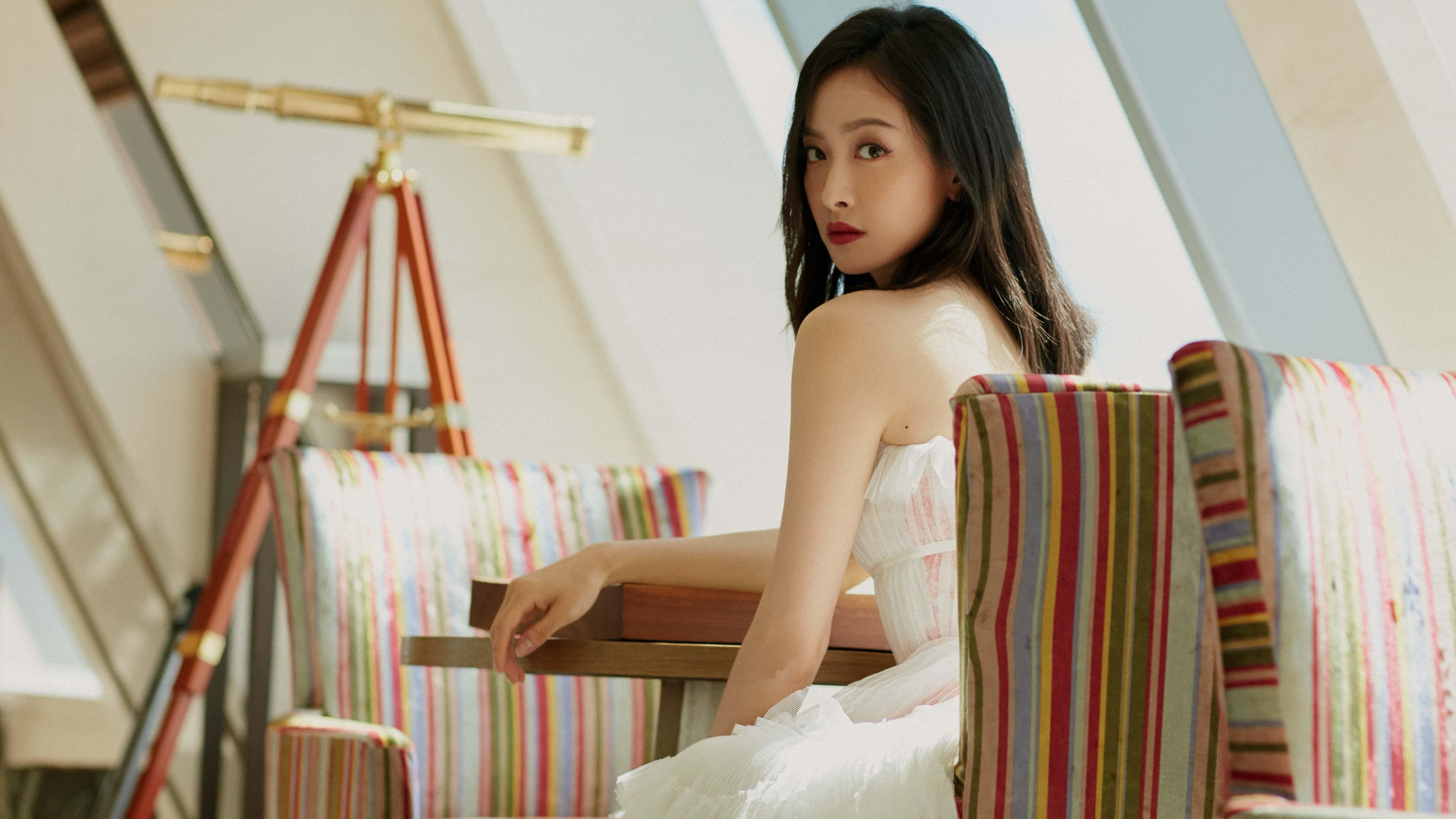 fb体育官网电脑版-乔治·巴尔：以稳健的防守和精妙传球成为全黑队中场核心，乔治巴斯