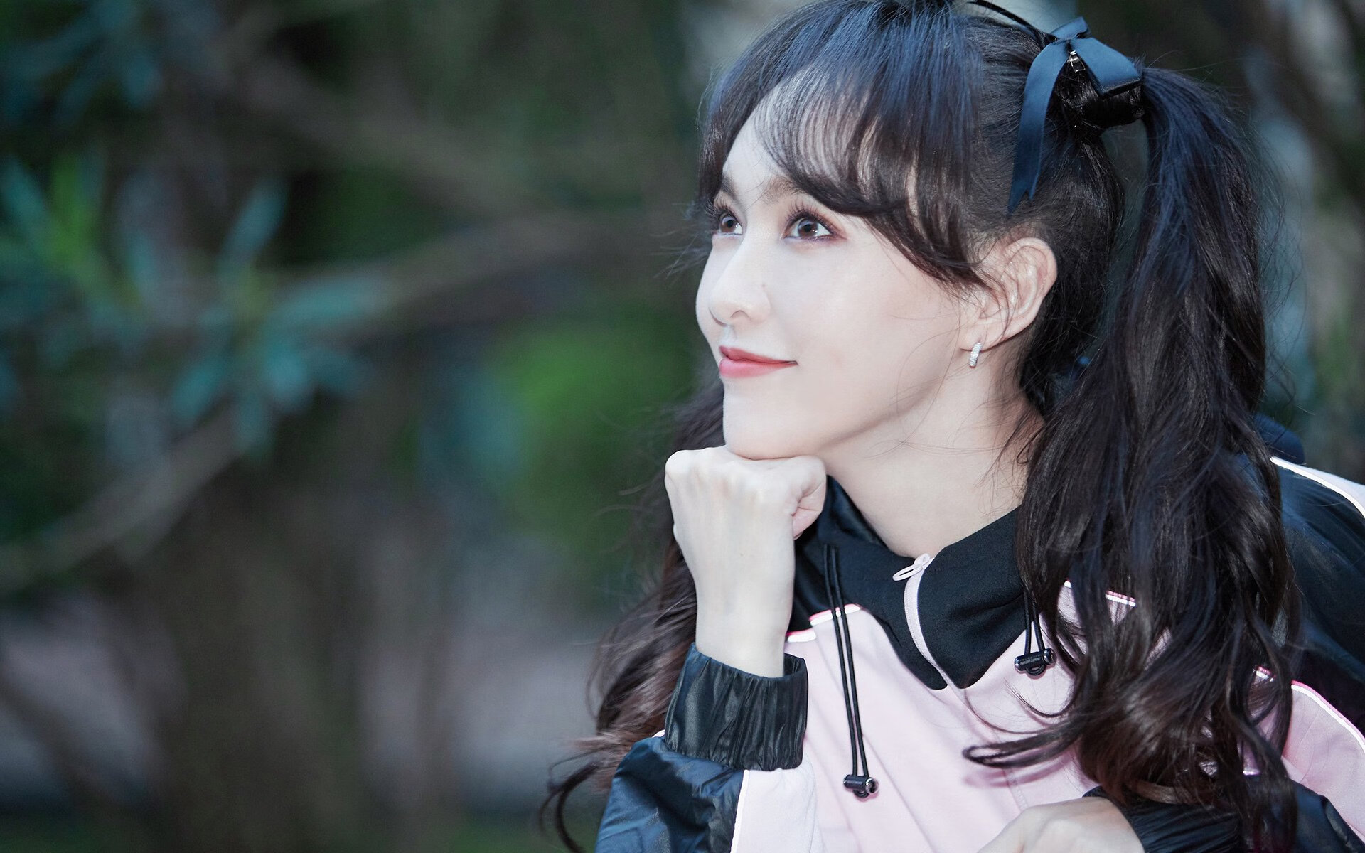 FB体育下载-南非羚羊队的后场防守：坚如磐石，每一次防守都展现极高的球技